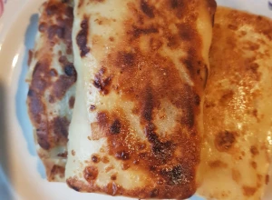Plānās pankūkas pildītas ar gaļu