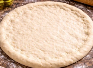 Plānā picas mīkla