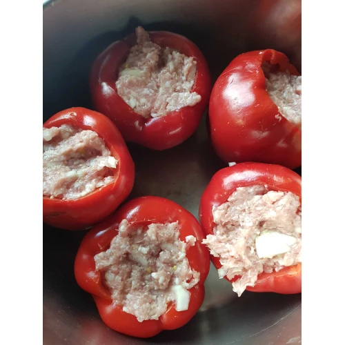 Ar maltu gaļu pildīti pipari