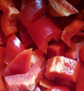 Sarkanā paprika: šķirnes, uzturvērtība un izmantošana virtuvē